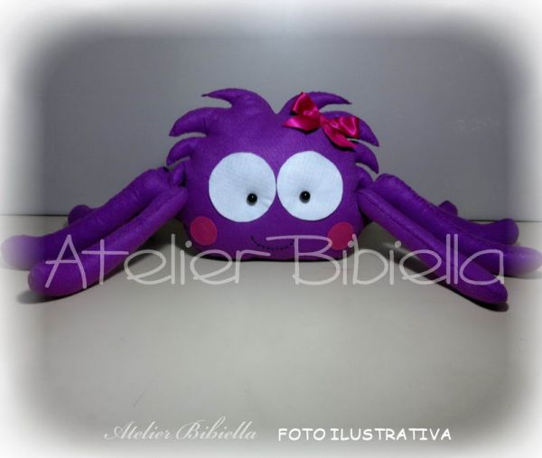 PERSONAGEM DONA ARANHA 30 CM UNIDADE