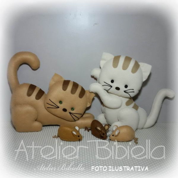 GATINHOS ESPECIAIS 25CM KIT 2 UNIDADES COM 3 RATINHOS 7CM