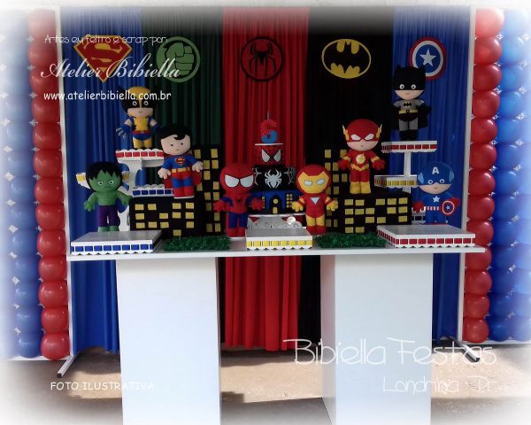 DECORAÇÃO SUPER HEROIS MESA 2 CUBO LISO GRADE CORTINA MDF BOLO