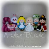 ALICE NO PAÍS DAS MARAVILHAS 25CM - KIT 6 PERSONAGENS C/ RAINHA BRANCA