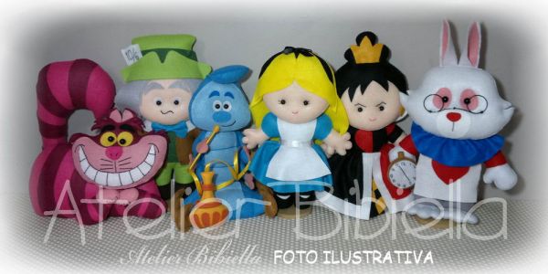 ALICE NO PAÍS DAS MARAVILHAS 30CM - KIT C/ 6 PERSONAGENS