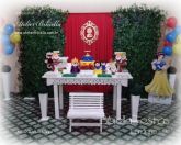 DECORAÇÃO BRANCA DE NEVE MESA FLORAL MURO INGLES COM CORTINA FALSO GAS HELIO MDF BANCO DISPLAY BOLO