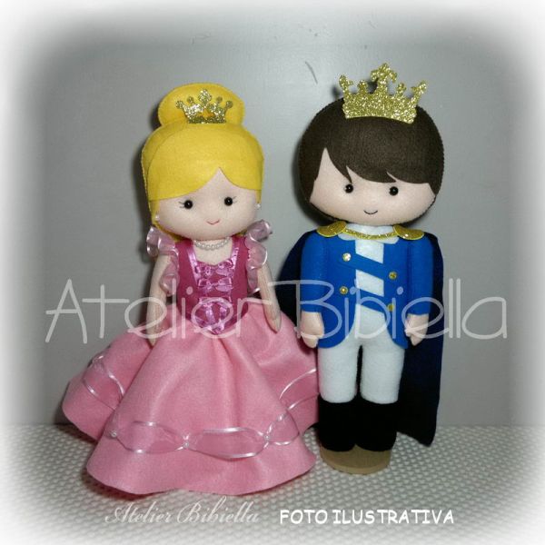 PRINCESA E PRINCIPE 20CM KIT COM 2