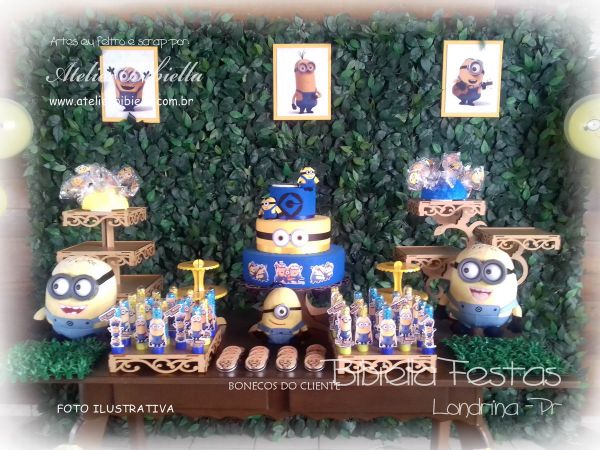 DECORAÇÃO MINIONS E BALÕES DO CLIENTE RUSTICO LUIS XV DUPLO MURO INGLES FALSO GAS HELIO MDF BOLO