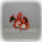 POKÉMON KIT CHARMANDER 10CM E CHARIZARD 15CM