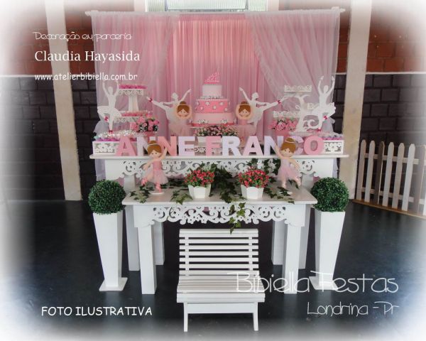 DECORAÇÃO BAILARINA MESA FLORAL DUPLA CORTINA VOAL MDF BANCO BOLO NOME ALUGADO- Aluguel em Londrina