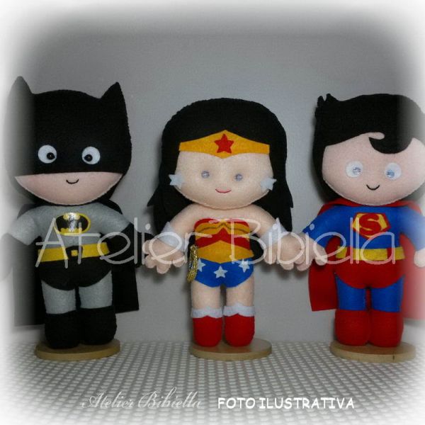 SUPER-HERÓI BONECO 30 CM C/ SUPORTE UNIDADE