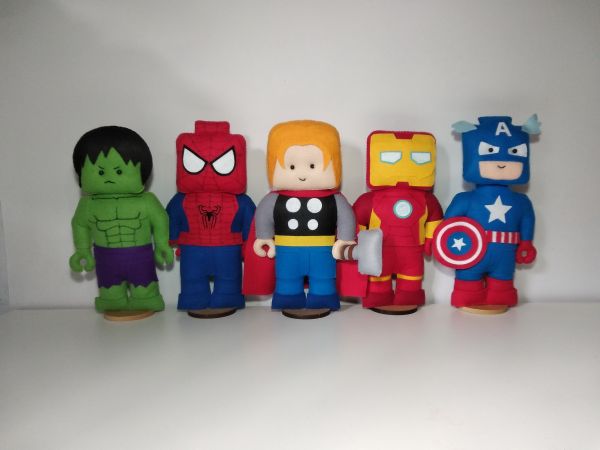 LEGO HERÓIS VINGADORES COM 5 PERSONAGENS 25CM