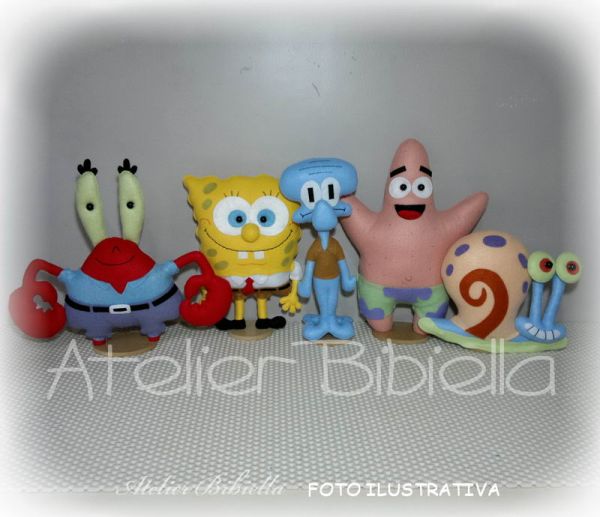 PERSONAGEM DO BOB SPONJA C/ 25 CM UNIDADE COM SUPORTE