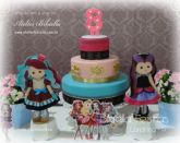 DECORAÇÃO EVER AFTER HIGH MESA 2 CUBO ARABESCO GRADE DOURADO CORTINA BANCO BOLO -Aluguel Londrina