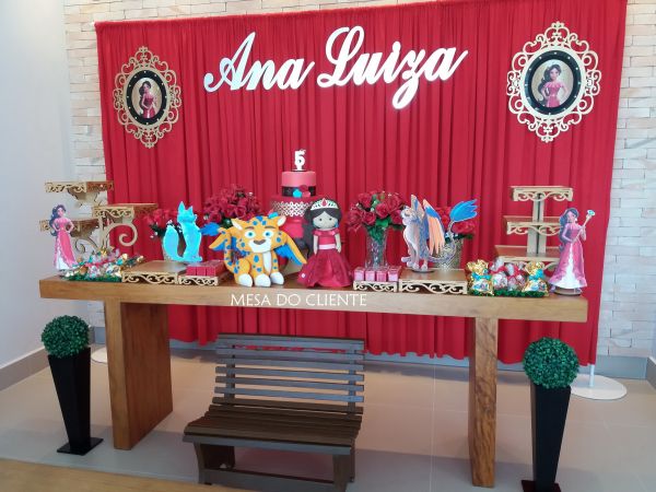 DECORAÇÃO ELENA DE AVALOR SEM MESA CORTINA MDF BANCO BOLO NOME - Aluguel em Londrina