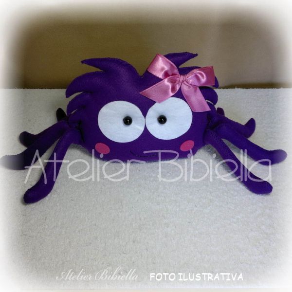 PERSONAGEM DONA ARANHA 20 CM UNIDADE