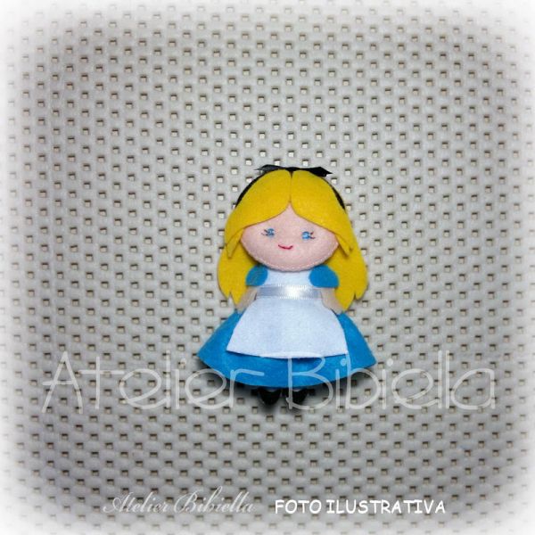 LEMBRANCINHA ALICE NO PAÍS DAS MARAVILHAS - PERSONAGEM 12CM SIMPLES UNIDADE