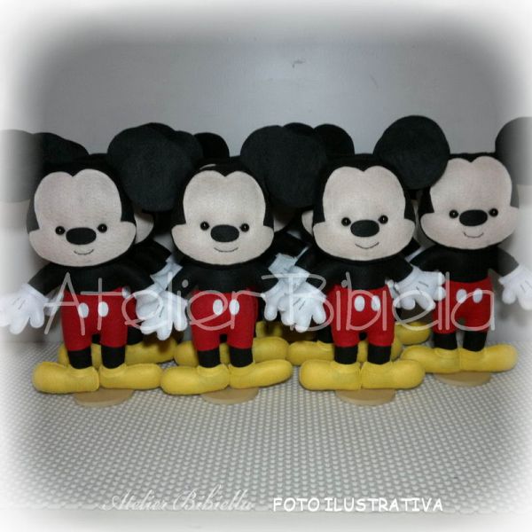 MICKEY, MINNIE OU PLUTO 20CM UNIDADE