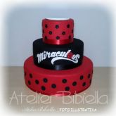 DECORAÇÃO MIRACULOUS LADYBUG MESA 2 CUBO ARABESCO CORTINA MDF BOLO NOME