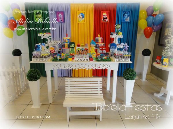 DECORAÇÃO DIVERTIDAMENTE MESA FLORAL C/ AUXILIAR CORTINA FALSO GAS HÉLIO COMUM BANCO BOLO - Londrina