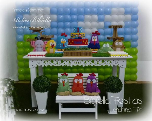 DECORAÇÃO GALINHA PINTADINHA MESA FLORAL TELA DE BALÕES MDF BANCO BOLO - Festa em Londrina